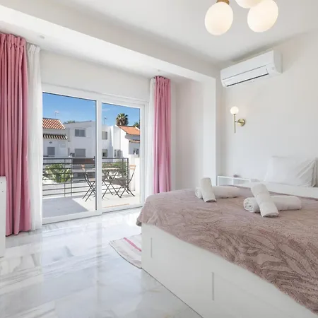Villa Luxurious And Modern Family