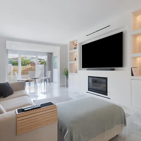 Luxurious And Modern Family
